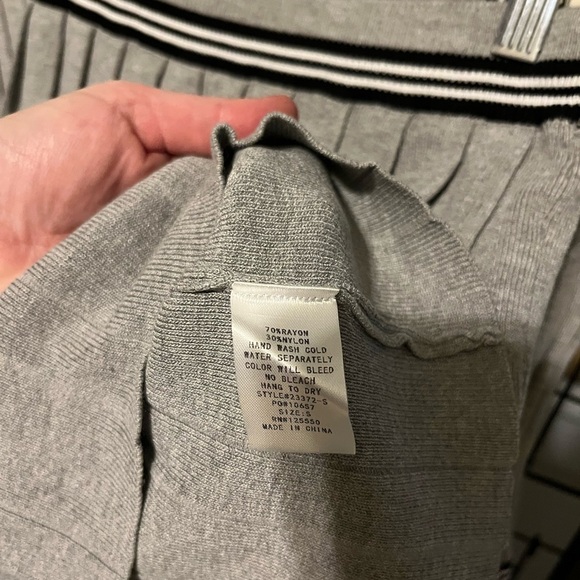 Hera Collection Gray Ribbed Knit Top - Picture 6 of 6